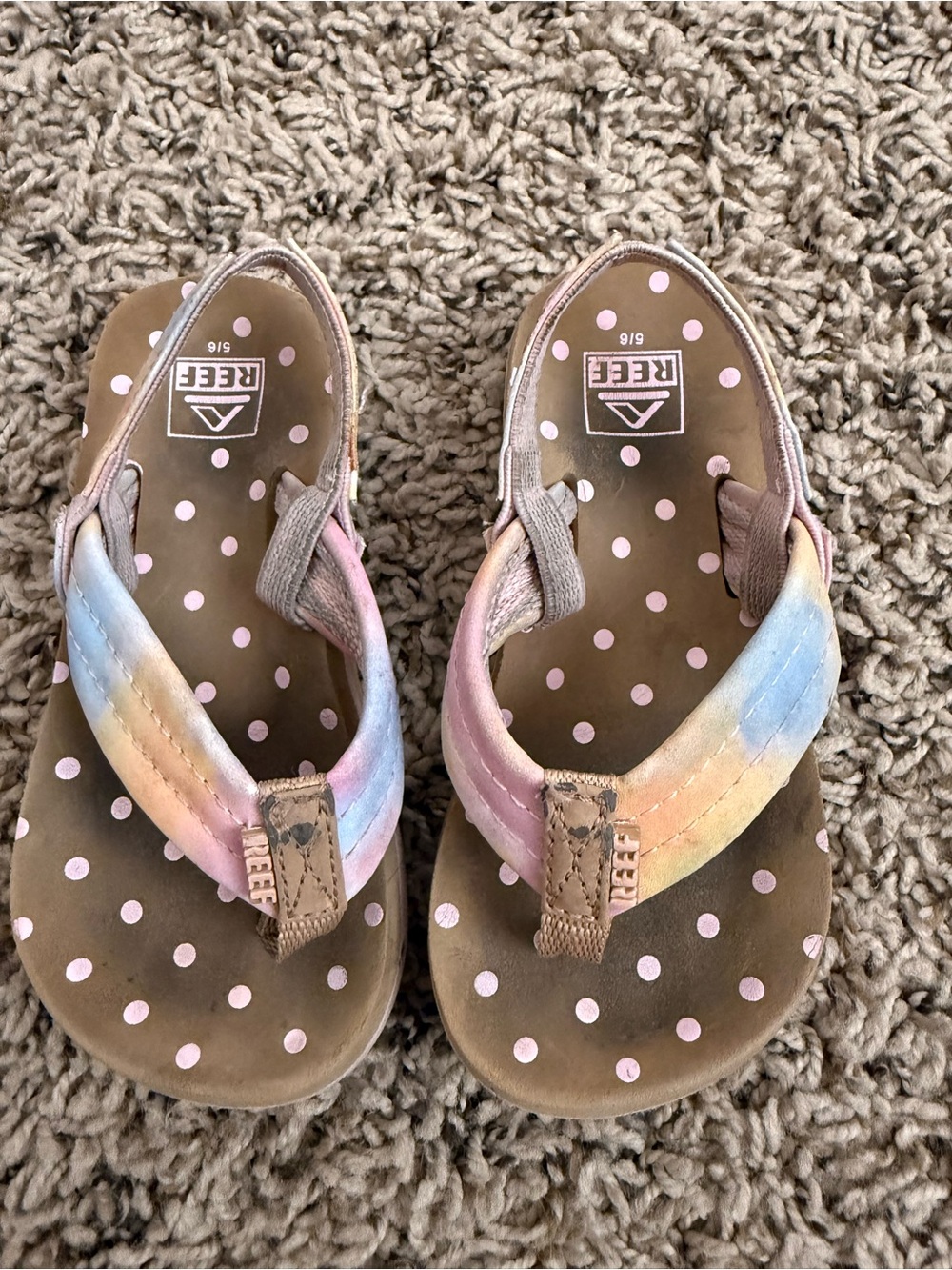 Reef Kids Pastel Rainbow Polka Dot Flip Flops - Pink/Brown
